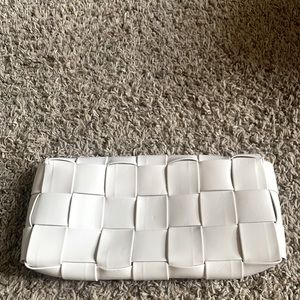Woven clutch handbag